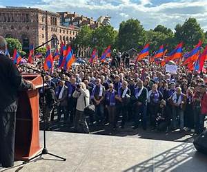 Պայքար (Armenian Edition)