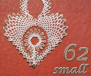 62 Small Hearts in Bobbin Lace