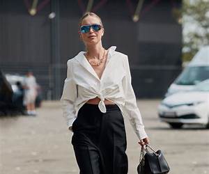 AVEC STYLE : SECRETS D'UNE GARDE-ROBE BIEN PENSÉE AVEC STYLE : SECRETS D'UNE GARDE-ROBE BIEN PENSÉE