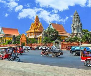 Cambodia: 50 Facts You Should Know When Visiting Cambodia (Travel Tips Book 5) Cambodia: 50 Facts You Should Know When Visiting Cambodia (Travel Tips Book 5)