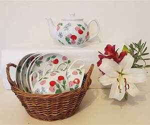 Cath Kidston Teatime: 50 Cakes and Bakes for Every Occasion Cath Kidston Teatime: 50 Cakes and Bakes for Every Occasion