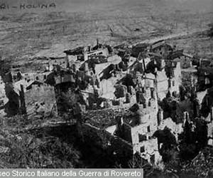 Distruzioni, saccheggi e rinascite: La storia degli attacchi al patrimonio artistico dall'antichità all'Isis Distruzioni, saccheggi e rinascite: La storia degli attacchi al patrimonio artistico dall'antichità all'Isis