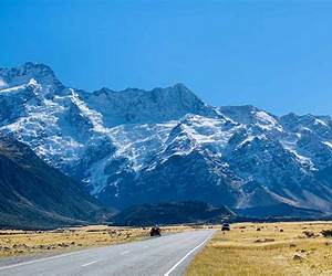 Driving New Zealand (Bucket Adventure Guides Book 3)