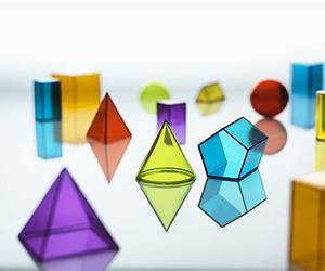Geometry by Construction: Object Creation and Problem-solving in Euclidean and Non-Euclidean Geometries