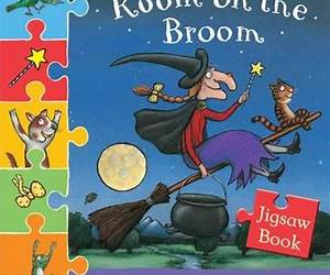 Room on the Broom Jigsaw Book