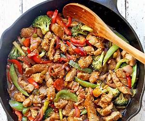 Stir, Sizzle, Bake: Recipes for Your Cast-Iron Skillet: A Cookbook