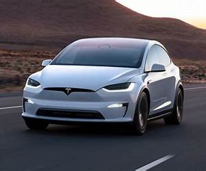 Tesla Model X: Best Features Buyer's Guide
