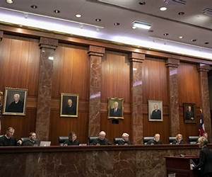 The Federal Courts: An Essential History