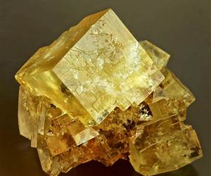 The Yellow Crystal (Dr. Hailey, #11) The Yellow Crystal (Dr. Hailey, #11)