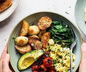 Vegan Recipes On The Go: Over 170 Delicious, Amazingly Easy And Nutrient-Rich Vegan Recipes